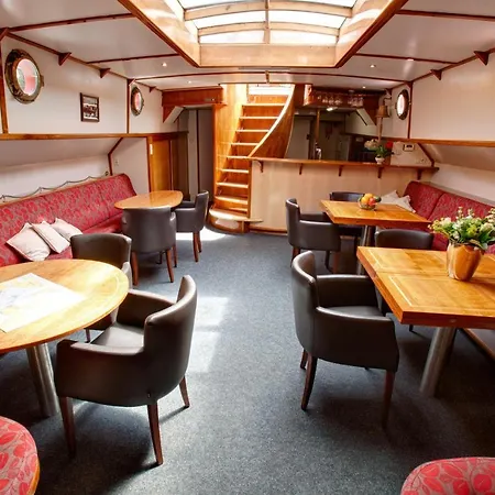 Panta Rhei Boatique Hostel