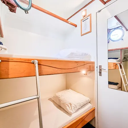 Panta Rhei Boatique Hostel Amsterdam