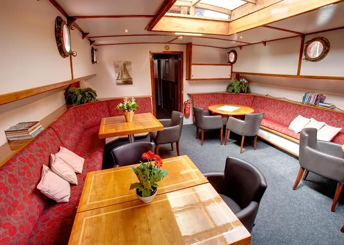 Panta Rhei Boatique Хостел *