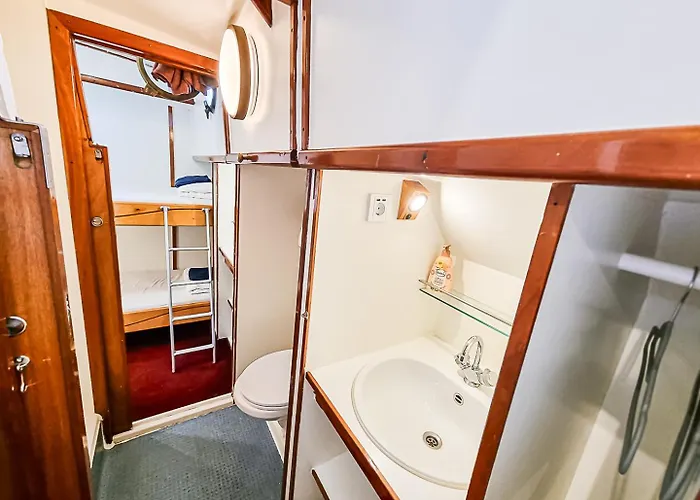 Хостел Panta Rhei Boatique Амстердам